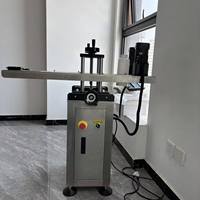 Machine de convoyage à clip latéral sans fond pour bouteilles en plastique et en verre