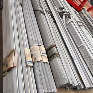 Profil Kanal Persegi <span class=keywords><strong>Stainless</strong></span> <span class=keywords><strong>Steel</strong></span> 304/316 41mm 21mm Berlubang Tahan Lama Anti-Korosi untuk Bengkel Gudang Gedung Perkantoran - Product Image 3