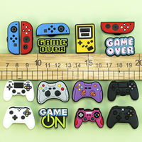 Venta al por mayor de dijes de PVC 2D personalizados para zapatos, decoraciones temáticas de videojuegos para sandalias tipo Clog, accesorios a granel