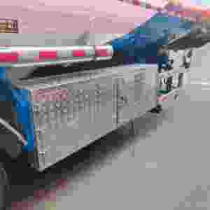 China Fabricado Heavy <span class=keywords><strong>Duty</strong></span> 3 Ejes 40000 litros 50000 Litros Combustible de aceite Camión cisterna Semi Remolque - Product Image 3