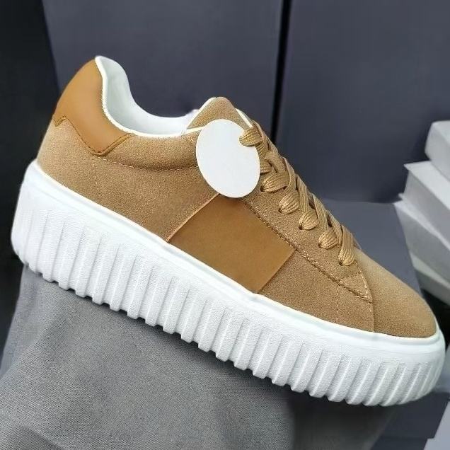 สีน้ำตาลอ่อน