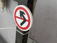 Panneau publicitaire en PVC expansé personnalisé avec impression UV, livraison rapide, durable, pour les entreprises de signalisation routière