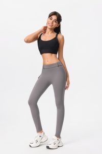 Pantaloni da yoga aderenti e comodi con tasca cargo - Product Image 3