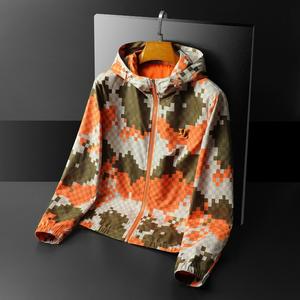 Chaqueta con Capucha <span class=keywords><strong>Louis</strong></span> para Hombre 2025 con Estampado de Tablero de Ajedrez Distintivo y Forro Acolchado Estilo Parisino Vuitton Athleisure - Product Image 3