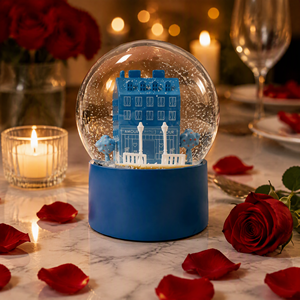 Globe <span class=keywords><strong>à</strong></span> neige romantique parisien avec liquide pailleté, globe <span class=keywords><strong>à</strong></span> eau, cœur d'amour, décorations de bâtiments de Paris, cadeau de la Saint-Valentin, ornement de collection - Product Image 2