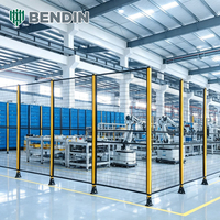 Pagar Pengaman Sel Robot Industri dari Jaring Baja Karbon Rendah dengan Tiang yang Diperkuat untuk Sistem Palletizing dan Isolasi Area Aman