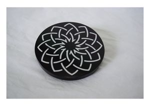 Sous-verre rond en bois et résine de qualité supérieure, fait à la main, réutilisable, avec un design tendance pour la décoration de table - Product Image 2