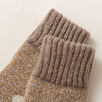 Chaussettes d'hiver pour hommes en laine épaisse, personnalisées avec logo OEM ODM, chaussettes thermiques confortables à blocs de couleur