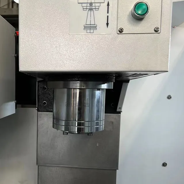 Mesin penggilingan kecil VMC640 Cina 3 axisVertical CNC