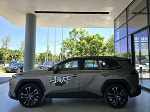 Toyota <span class=keywords><strong>RAV4</strong></span> HEV 2.5L E CVT 4WD d'<span class=keywords><strong>occasion</strong></span> 2026 – Édition Familiale Économique en Carburant, SUV Haut de Gamme, Conduite Intelligente, Conduite à Gauche, Stock Disponible - Product Image 3