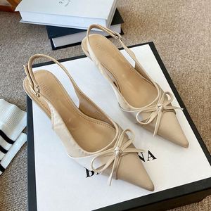 Nouvelles Chaussures d'été pour Femme en Satin Noir à Bout Pointu et Talons Épais, avec Nœud Décoratif et Talon Aiguille Élégant - Product Image 3