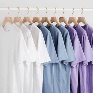 เสื้อยืดคอกลมแขนสั้นทรงปกติผ้าฝ้ายเจอร์ซีย์ 100% สีพื้นลำลองระบายอากาศได้ดีเป็นมิตรกับสิ่งแวดล้อมสำหรับผู้ชาย - Product Image 1