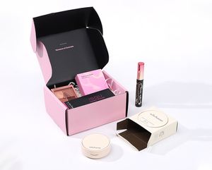 Boîte d'expédition en carton ondulé auto-scellante personnalisée et colorée, emballage de marque e-commerce multicolore avec pelliculage mat - Product Image 1