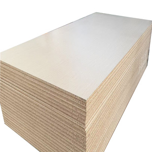 Tablero <span class=keywords><strong>de</strong></span> Madera <span class=keywords><strong>OSB</strong></span> <span class=keywords><strong>de</strong></span> Diseño Moderno, Resistente a la Humedad, Chapa <span class=keywords><strong>de</strong></span> Madera Impermeable, Revestimiento <span class=keywords><strong>de</strong></span> Melamina, Grado E0/E1, para <span class=keywords><strong>Paredes</strong></span> Interiores - Product Image 1