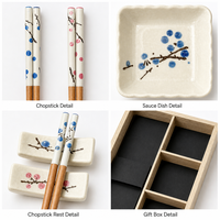 Baguettes japonaises en bois à motifs floraux, 2 paires, avec repose-baguettes en céramique et coupelles à sauce soja, dans un coffret cadeau en bois
