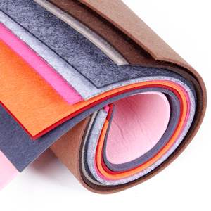 พรมใยสังเคราะห์แบบนุ่ม ผลิตจากเส้นใยโพลีเอสเตอร์รีไซเคิล 100% แบบม้วน - Product Image 3