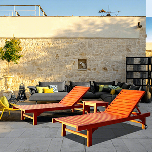 Chaises longues d'extérieur en bois massif - Design moderne, résistantes à l'eau et aux UV pour villas, cours, hôtels et jardins - Product Image 4