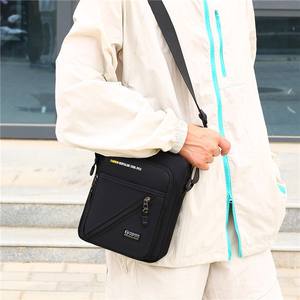 Nueva Bolsa de Mensajero para Hombre, Gran Capacidad, Tela Oxford, Resistente, para Uso Diario, Estilo Bandolera, Verano 2025 - Product Image 4