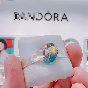 Ciondoli a filo con piume colorate Pan Family, regalo unico per feste femminili, gioielli di alta gamma, produttore all'ingrosso - Product Image 1