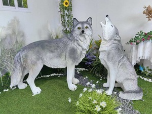 Escultura de Animal de Resina Impermeable, Estatua Realista para Jardín, Escultura con Forma de Lobo con LED Solar para Decoración de Jardín, Césped y Paisaje - Product Image 1