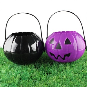 Seau à bonbons d'Halloween en plastique en forme de citrouille, 5 couleurs : noir, vert, orange, violet, blanc, avec poignée - Product Image 2