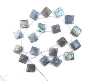 Merveilleuse Collection 1 brin naturel Labradorite pierre précieuse à facettes forme carrée Briolette perles fabrication de bijoux - Product Image 3