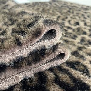Nhà Máy Bán buôn giá <span class=keywords><strong>Leopard</strong></span> in Faux lông vải cho hàng may mặc áo khoác chăn hometextile đệm đồ chơi - Product Image 6