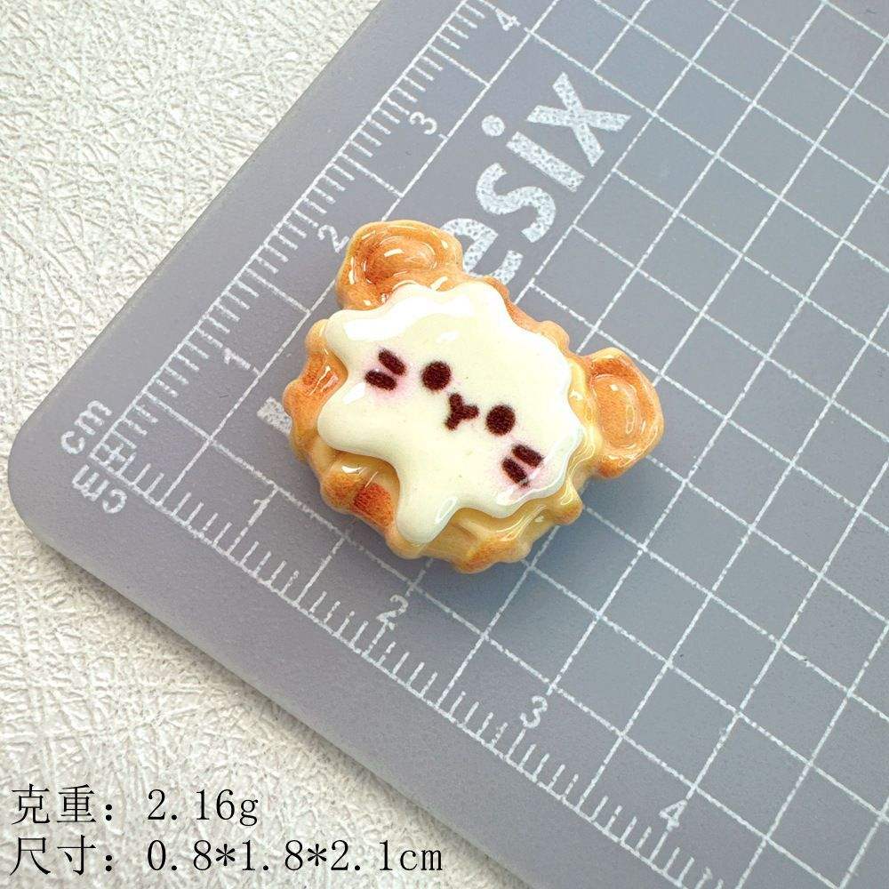 Bear cream biscuit