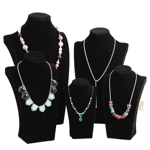 Mini maniquí de cuello de gamuza negra para exhibición de joyas, colgantes y collares, expositor de mesa para tienda - Product Image 1