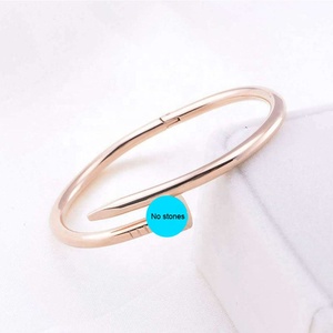 Bán Buôn Thiết Kế Kim Cương Thép Không Gỉ Nail <span class=keywords><strong>Bangle</strong></span> Vòng Đeo Tay Hợp Thời Trang Tốt Bangles Trong Mạ Vàng Cho Đảng Quà Tặng - Product Image 4
