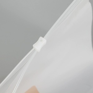 Sac de rangement en plastique PE rectangulaire léger pour organiser les vêtements dans le placard avec fermeture à glissière transparente minimaliste - Product Image 1
