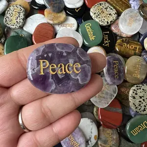 和平爱情励志雕刻鼓励紫水晶石愈合健康幸运雕刻口袋拇指自然担忧石