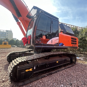 Excavatrice Hitachi ZX360LC de 36 tonnes, modèle 2024, moteur Isuzu, pompe hydraulique, engrenage, faible nombre d'heures, location, utilisation pour les infrastructures gouvernementales - Product Image 1