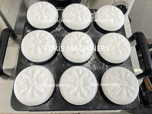 Nouvelle conception d'usine : Machine de pressage pneumatique CNC pour mini-savons de bain et sels, idéale pour la fabrication de bombes de bain et de boules de sel, machine de moulage et de poinçonnage. - Product Image 6
