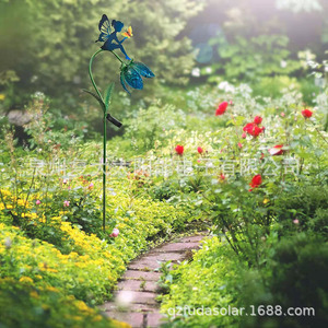 Lampe solaire LED en fer forgé avec papillon, décoration de jardin à piquer dans le sol, éclairage extérieur pour pelouse, résistante à l'eau - Product Image 1