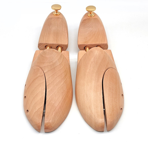Embauchoir <span class=keywords><strong>de</strong></span> Luxe Réglable en <span class=keywords><strong>Bois</strong></span> <span class=keywords><strong>de</strong></span> Lotus Anti-Plis <span class=keywords><strong>pour</strong></span> Chaussures sur Mesure <span class=keywords><strong>pour</strong></span> Hommes - Product Image 4
