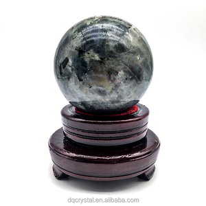 ขายส่งตกแต่งสีแดงรอบหมุนจอแสดงผลขาตั้งไม้ฐานไม้สําหรับลูกบอลคริสตัลทรงกลมขนาดใหญ่สําหรับตกแต่ง - Product Image 3