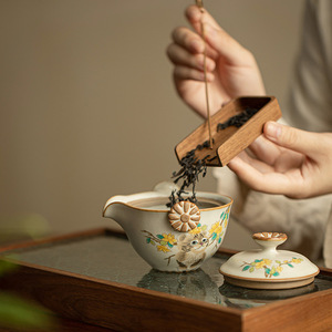 Juego de té portátil de cerámica Huang Ru Kiln Cat, una tetera y tres tazas, para uso en exteriores. - Product Image 4