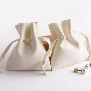 Sac à poussière en microfibre de haute qualité personnalisé avec cordon de serrage, pochette d'emballage pour bijoux - Product Image 4