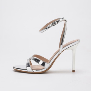 <span class=keywords><strong>Sandali</strong></span> Eleganti di Lusso con <span class=keywords><strong>Tacco</strong></span> a Spillo, in Pelle Verniciata, con Cinturino a Specchio e Punta Quadrata, per Feste - Product Image 4