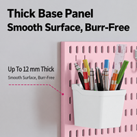 Ensemble d'organisateurs de rangement pour salle de bain en plastique rose, panneau mural sans perçage pour l'organisation des articles de toilette.