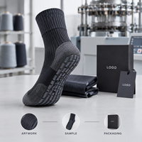 Chaussettes de football en coton fin mat avec revers athlétiques, talon rembourré, adhérence sur le terrain, ajustement sûr, spécifications OEM ODM