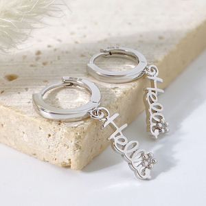 Pendientes de Aro de Cobre Chapado en Oro con Circonita y Letra HELLO, Joyería de Moda para Mujer - Product Image 4