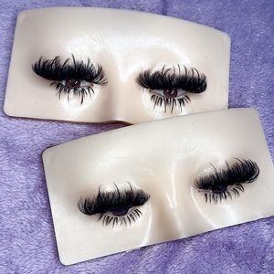 Ciglia Finte Voluminose con Effetto Spikes, Ciglia Finte All'ingrosso con Etichetta Privata, Ciglia <span class=keywords><strong>a</strong></span> Striscia Hot Sale che Sembrano Extension - Product Image 1