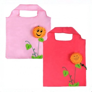 Sac de courses pliable personnalisé en polyester recyclé, écologique, motif dessin animé, portable, mode décontractée, sac cadeau pliable - Product Image 4