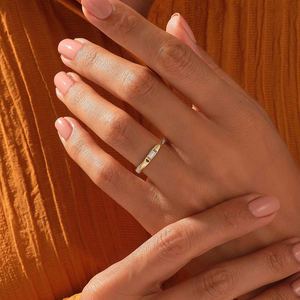 Anillo de boda de oro macizo de 14k y 18k con diamantes de corte esmeralda cultivados en laboratorio con certificado IGI CVD HPHT para mujer - Product Image 5