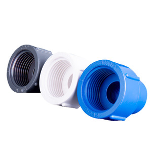 Accesorio reductor de PVC de 25 a 20 mm totalmente roscado para tuberías de suministro de agua - Product Image 1