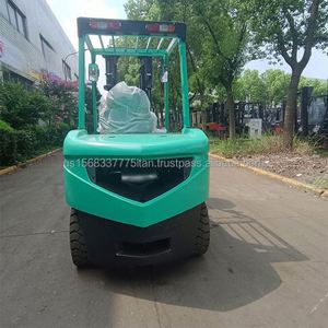 Montacargas Mitsubishi FD35 de 3 Toneladas, 4.5 Metros, Tres Mástiles, Diésel, 4x4, Operación con Asiento - Product Image 5