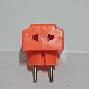 Adaptador de Enchufe Estándar Europeo con Puerto USB, Enchufe de Viaje de Plástico con 1 Salida y Conexión a Tierra, Origen Wenzhou - Product Image 3