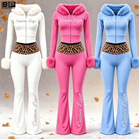 Nouvelle Collection : Manteaux en Fausse Fourrure pour Femme avec Logo Strass Personnalisé et Imprimé Léopard, et Pantalons Évasés à Rabats